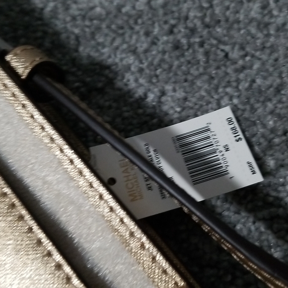 NWT Michael Kors Jet Set Travel Large Crossbody Clutch in Pale Gold - Picture 10 of 10